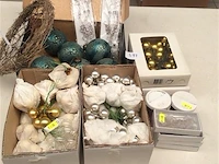 Lot decoratiemateriaal - afbeelding 1 van  4