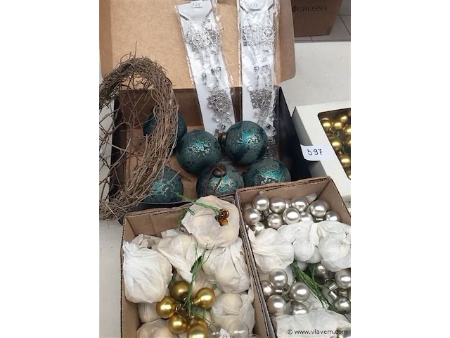Lot decoratiemateriaal - afbeelding 3 van  4