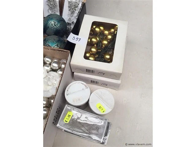 Lot decoratiemateriaal - afbeelding 4 van  4