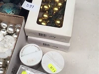 Lot decoratiemateriaal - afbeelding 4 van  4