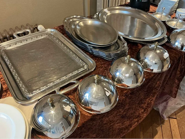 Lot dienbladen servies - afbeelding 1 van  3