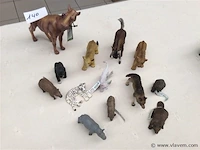 Lot dieren - afbeelding 1 van  1