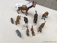 Lot dieren - afbeelding 1 van  1