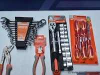Lot div handgereedschappen werckmann wo tangen, bitsets, set schroevendraaiers, enz - afbeelding 2 van  3