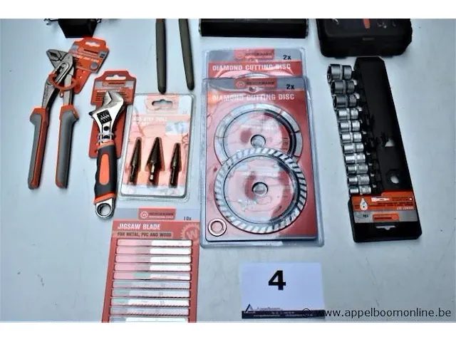 Lot div handgereedschappen werckmann wo tangen, bitsets, set sleutels, enz - afbeelding 3 van  3