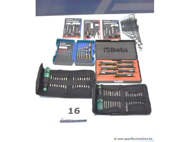Lot div handgereedschappen, wo bitsets, sleutels - afbeelding 1 van  4