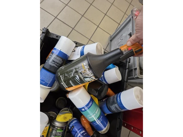 Lot div onderhoudsproducten oa van novatio - afbeelding 5 van  5