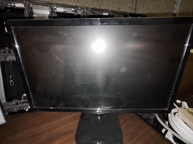 Lot div pc schermen + toetsenbord - afbeelding 5 van  13