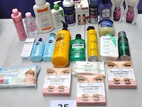 Lot div verzorgingsprodukten wo cleanser, enz - afbeelding 1 van  4