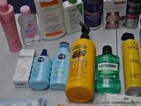 Lot div verzorgingsprodukten wo cleanser, enz - afbeelding 3 van  4