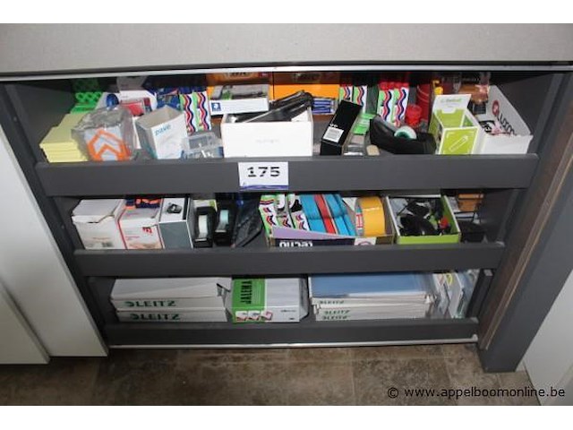 Lot divers bureaumateriaal - afbeelding 1 van  3