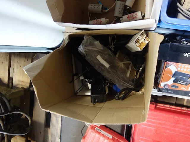 Lot divers elektronica - afbeelding 4 van  8
