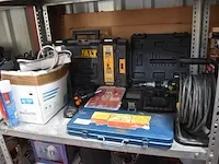 Lot divers gereedschap w.o. batterijboormachine, constructor, accu schroefmachine ikea, verlengkabels, dopsleutelset, schroeven en pluggen