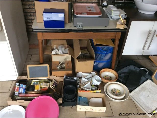Lot divers varia zonder tafel - afbeelding 1 van  6