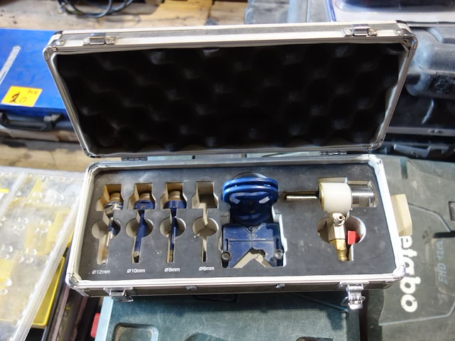 Lot divers werkmateriaal - afbeelding 9 van  9