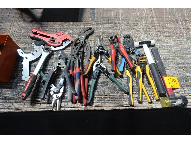 Lot divers werkmateriaal - afbeelding 2 van  4