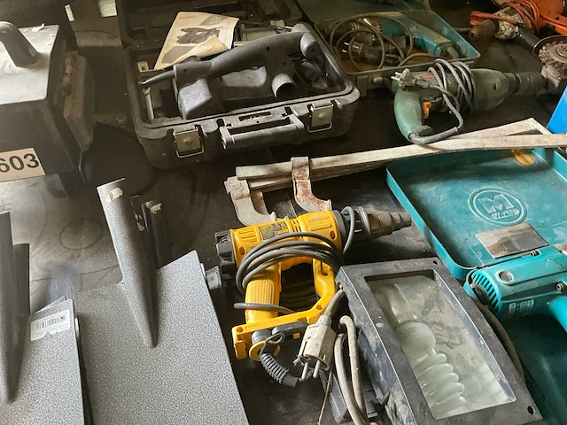 Lot divers werkmatriaal - afbeelding 20 van  23