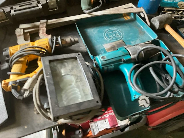 Lot divers werkmatriaal - afbeelding 21 van  23