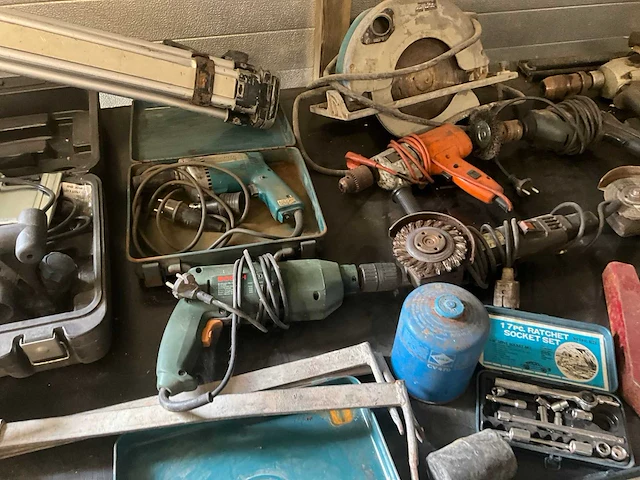 Lot divers werkmatriaal - afbeelding 23 van  23