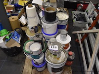 Lot diverse aangebroken potten verf - afbeelding 1 van  1