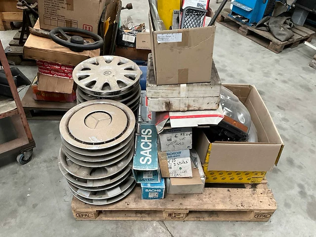 Lot diverse auto-onderdelen - afbeelding 7 van  14
