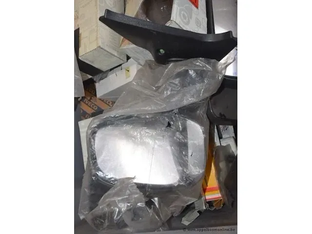 Lot diverse autoonderdelen, wo. spiegels, zonder de pvc bak - afbeelding 4 van  5