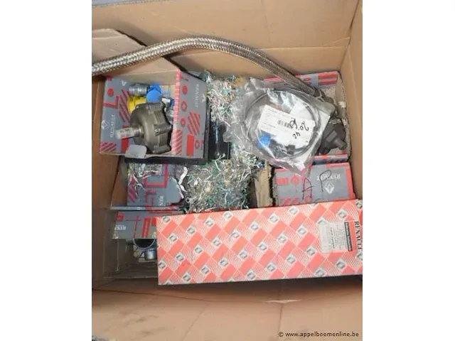 Lot diverse autoonderdelen, wo. spiegels, zonder de pvc bak - afbeelding 5 van  5
