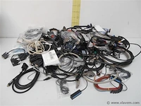 Lot diverse computerkabels en toebehoren - afbeelding 1 van  1