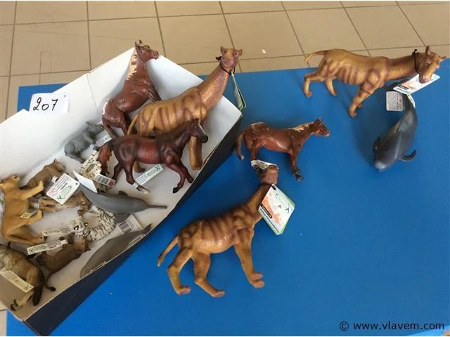 Lot diverse dieren - afbeelding 1 van  3
