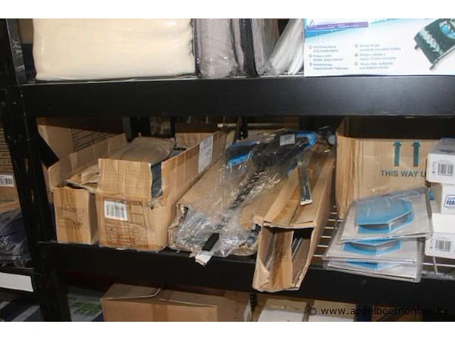 Lot diverse gereedschappen wo. handzagen, lijmklemmen, tangen, etc - afbeelding 2 van  3