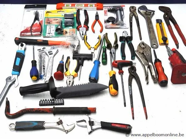 Lot diverse gereedschappen - afbeelding 1 van  4