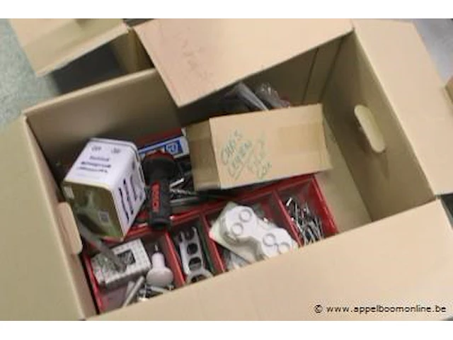 Lot diverse handgereedschappen en klein materiaal - afbeelding 2 van  6