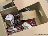 Lot diverse handgereedschappen en klein materiaal - afbeelding 2 van  6