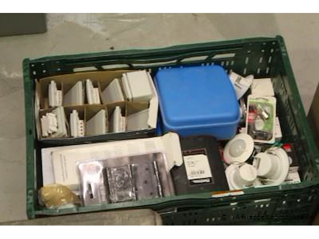 Lot diverse handgereedschappen en klein materiaal - afbeelding 5 van  6
