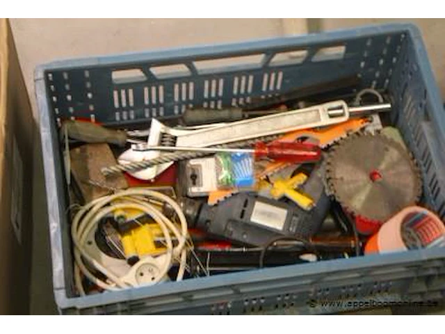 Lot diverse handgereedschappen en klein materiaal - afbeelding 6 van  6