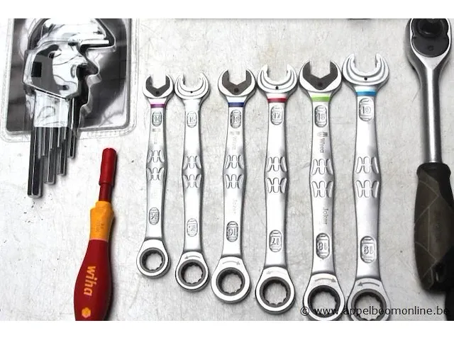 Lot diverse handgereedschappen - afbeelding 4 van  5