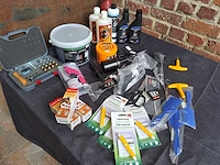Lot diverse kalkoenset, shampoo, scharen, mini trimmer - afbeelding 1 van  1
