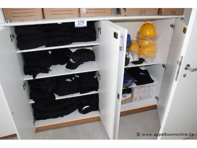 Lot diverse kledingstukken - afbeelding 1 van  3