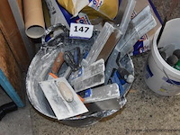 Lot diverse plamuurmessen - afbeelding 1 van  1