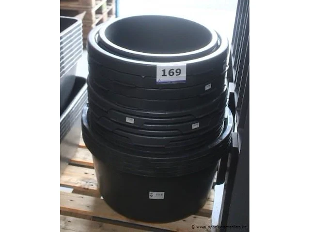 Lot diverse pvc kuipen - afbeelding 1 van  3