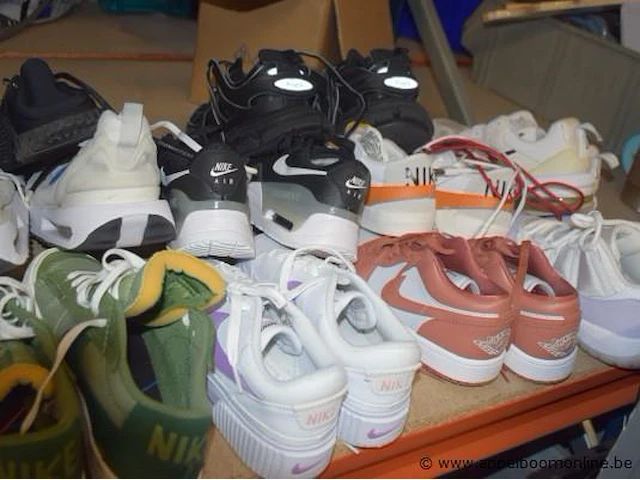 Lot diverse schoenen - afbeelding 4 van  4