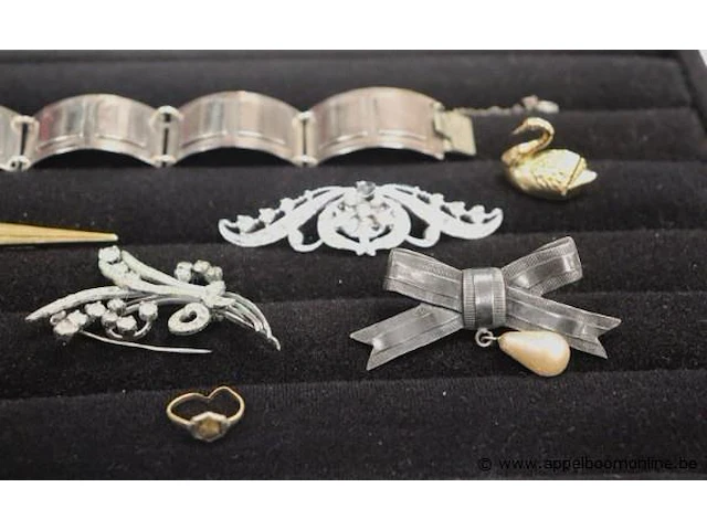 Lot diverse sierraden wo broches, armbanden enz - afbeelding 3 van  3