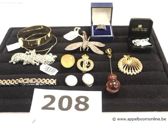 Lot diverse sierraden wo broches, armbanden enz - afbeelding 1 van  3