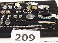 Lot diverse sierraden wo broches, armbanden enz - afbeelding 1 van  4