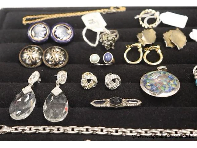 Lot diverse sierraden wo broches, armbanden enz - afbeelding 2 van  4