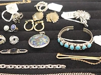Lot diverse sierraden wo broches, armbanden enz - afbeelding 3 van  4