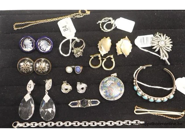 Lot diverse sierraden wo broches, armbanden enz - afbeelding 4 van  4