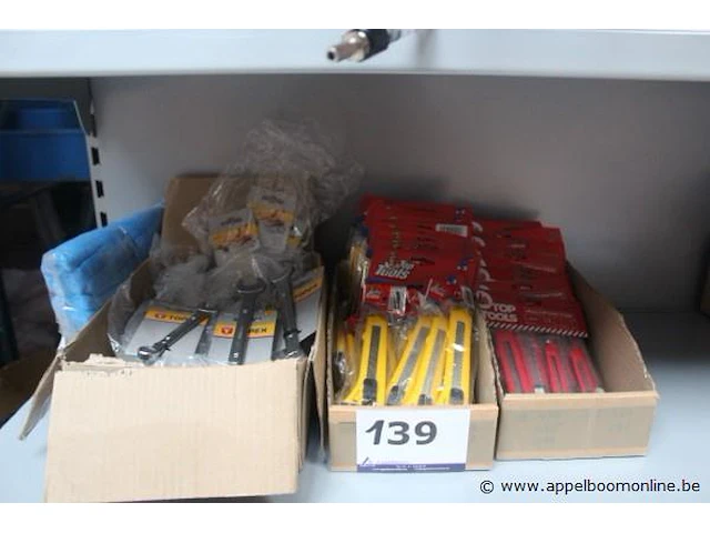 Lot diverse steeksleutels en breekmessen - afbeelding 1 van  2