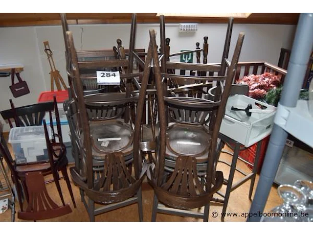 Lot diverse stoelen (staande op 1e verdieping) - afbeelding 1 van  1