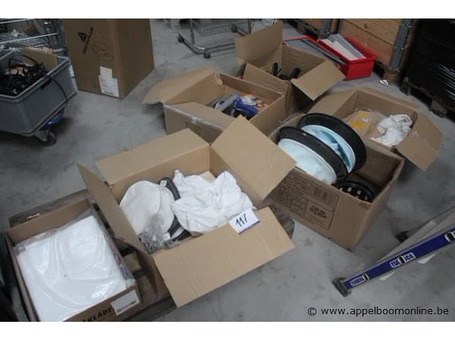 Lot diverse stofzuiger onderdelen wo. filters - afbeelding 1 van  6